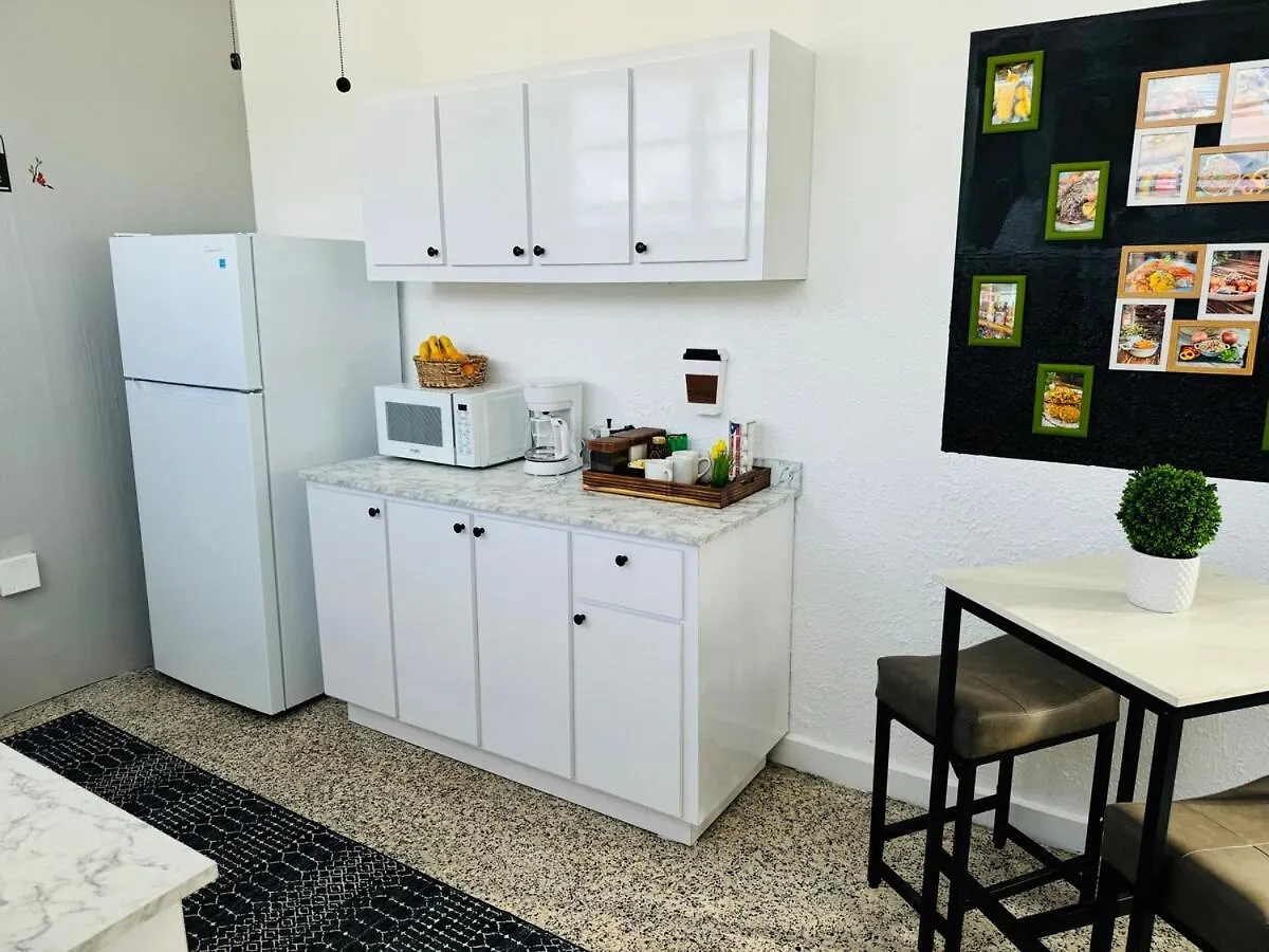 Savvys Place 폰세 아파트